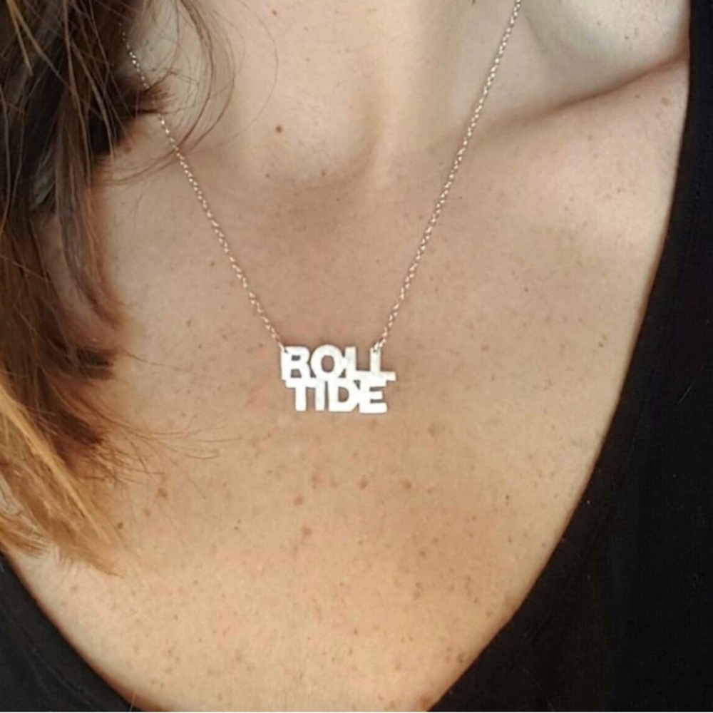 ROLL TIDE❤️ Gold plated necklace, worn once.❤️